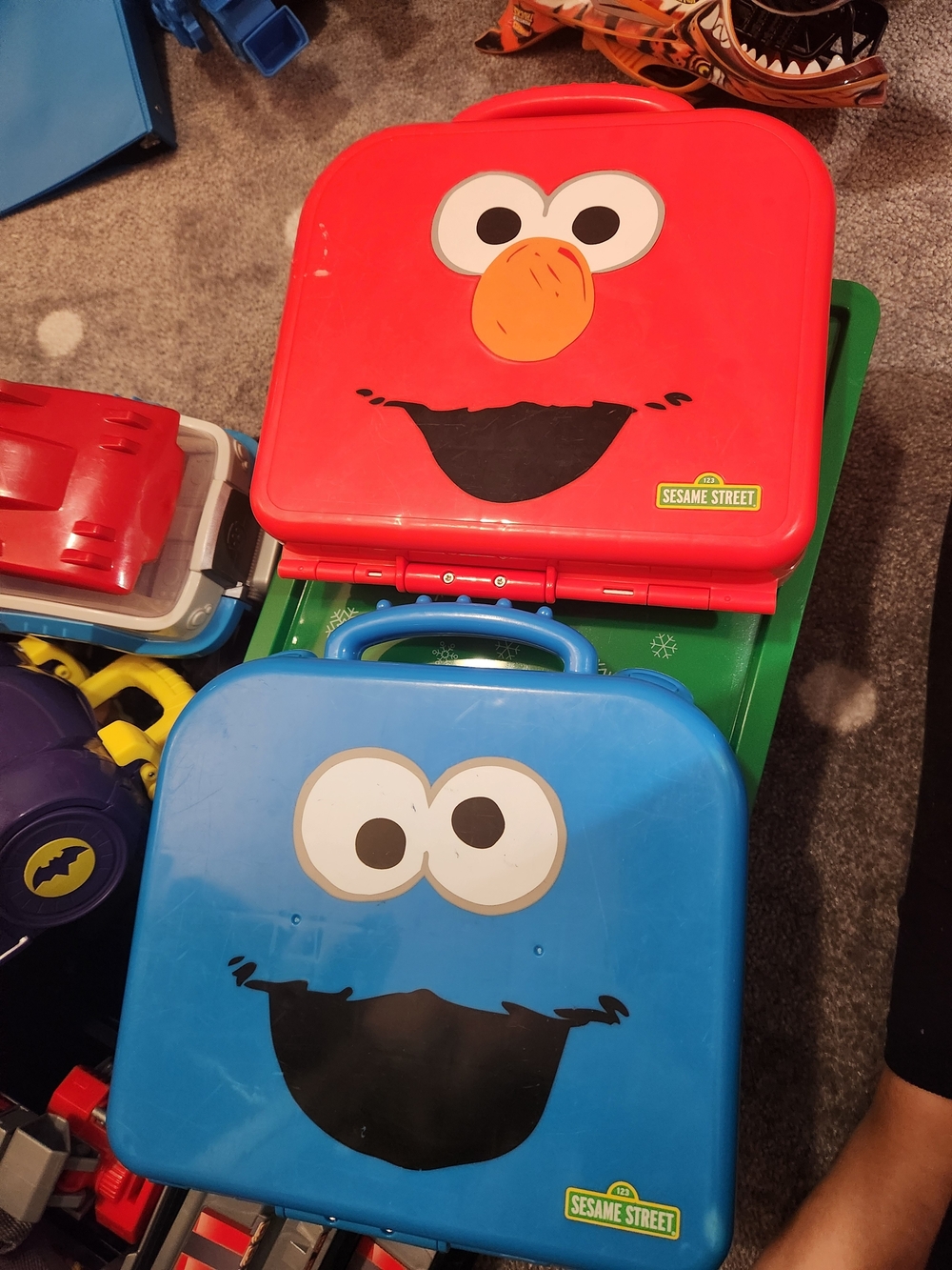 Sesame Street Red Elmo & Blue Cookie Monster Carry Case Set